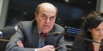 Elezioni: Bersani, ho affetto per Prodi, succhia altro osso?